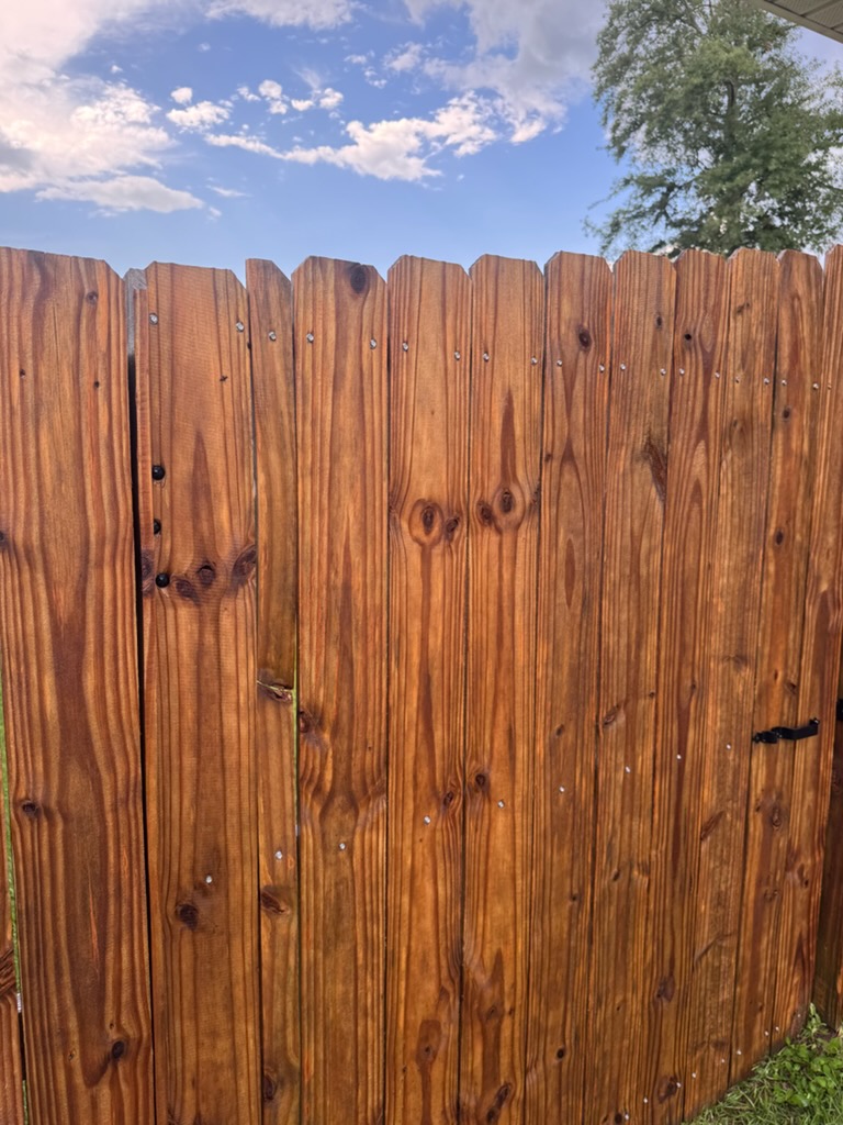 Before and after Deck & Fence Cleaning