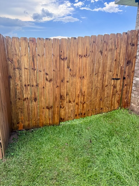 Before and after Deck & Fence Cleaning