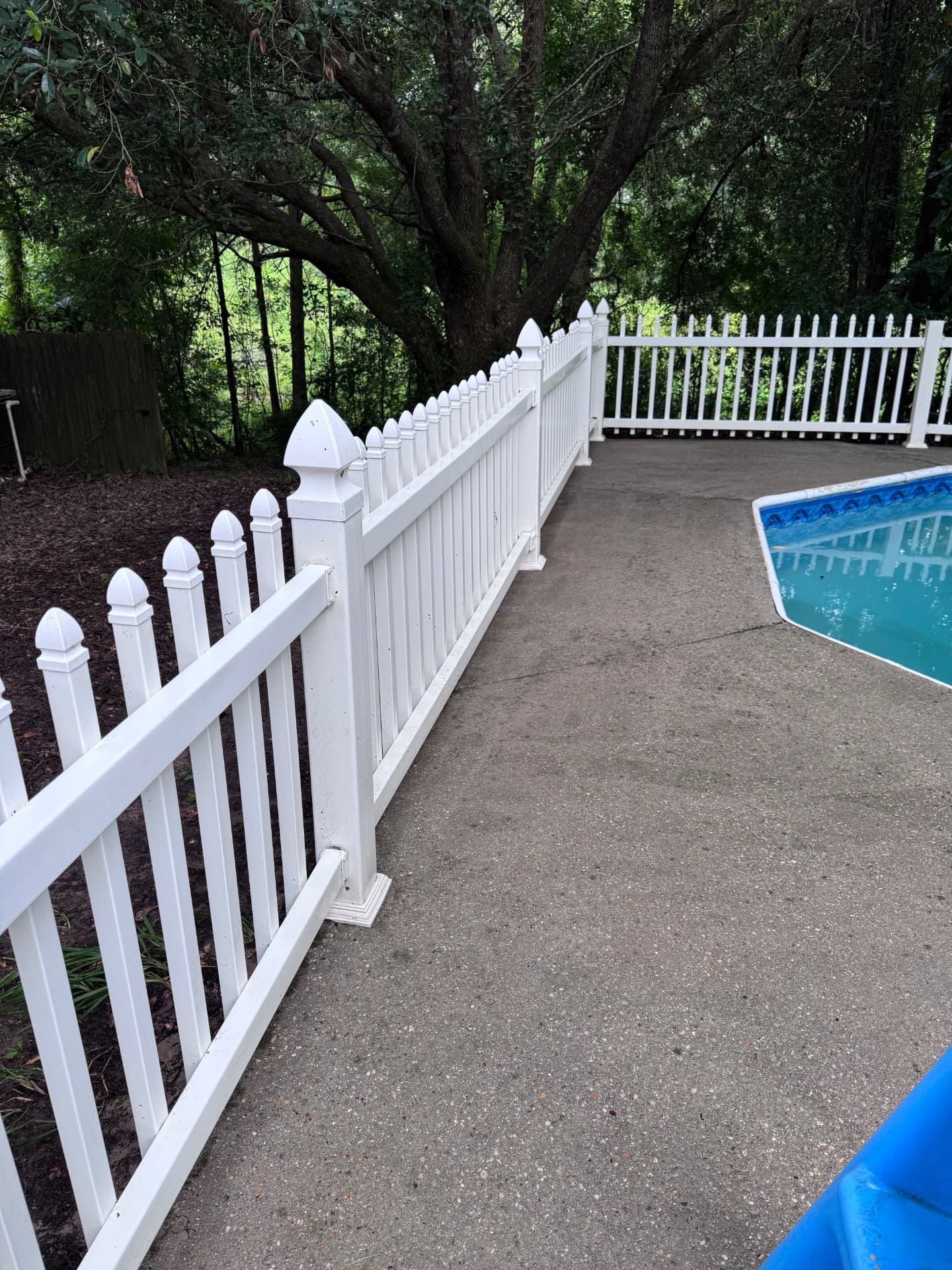 Before and after Deck & Fence Cleaning